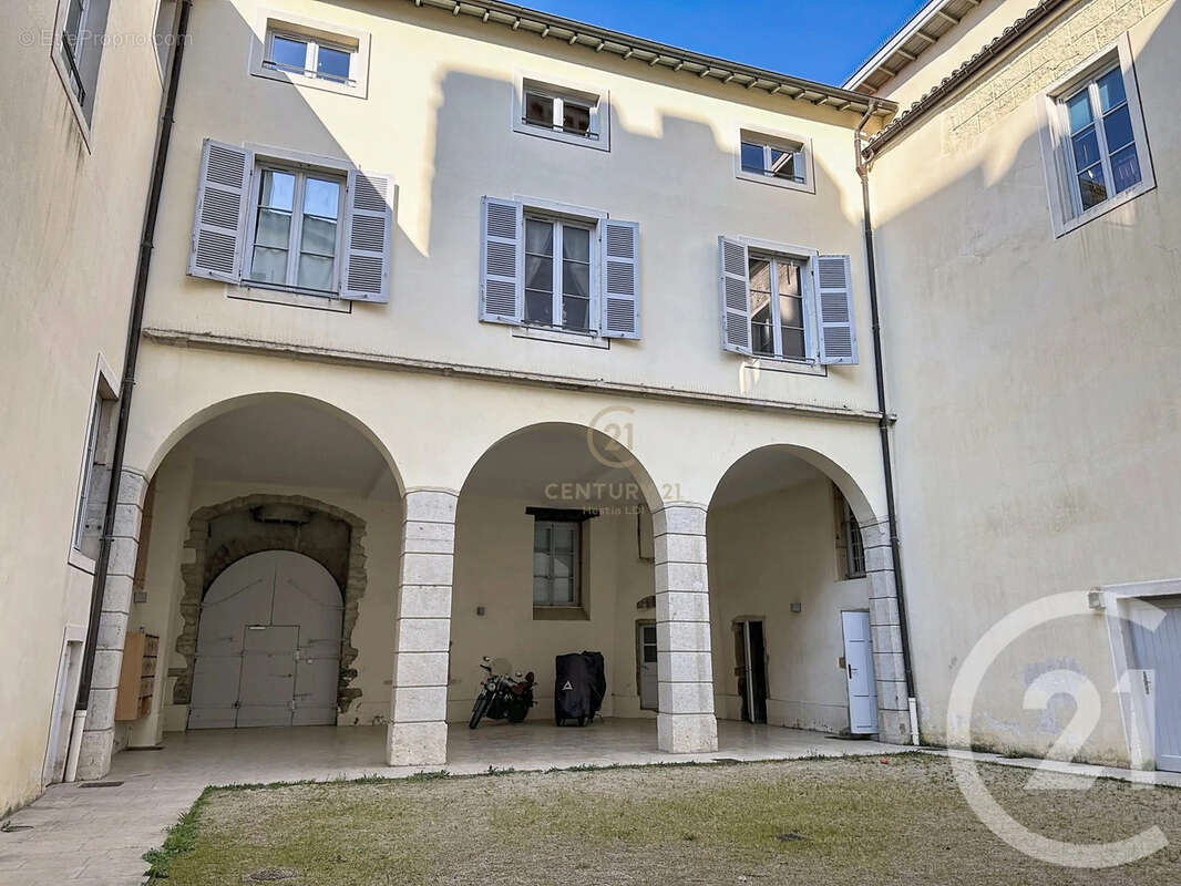 Appartement à CHARLY