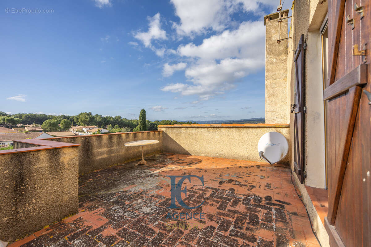 Maison à SAINT-CYR-SUR-MER