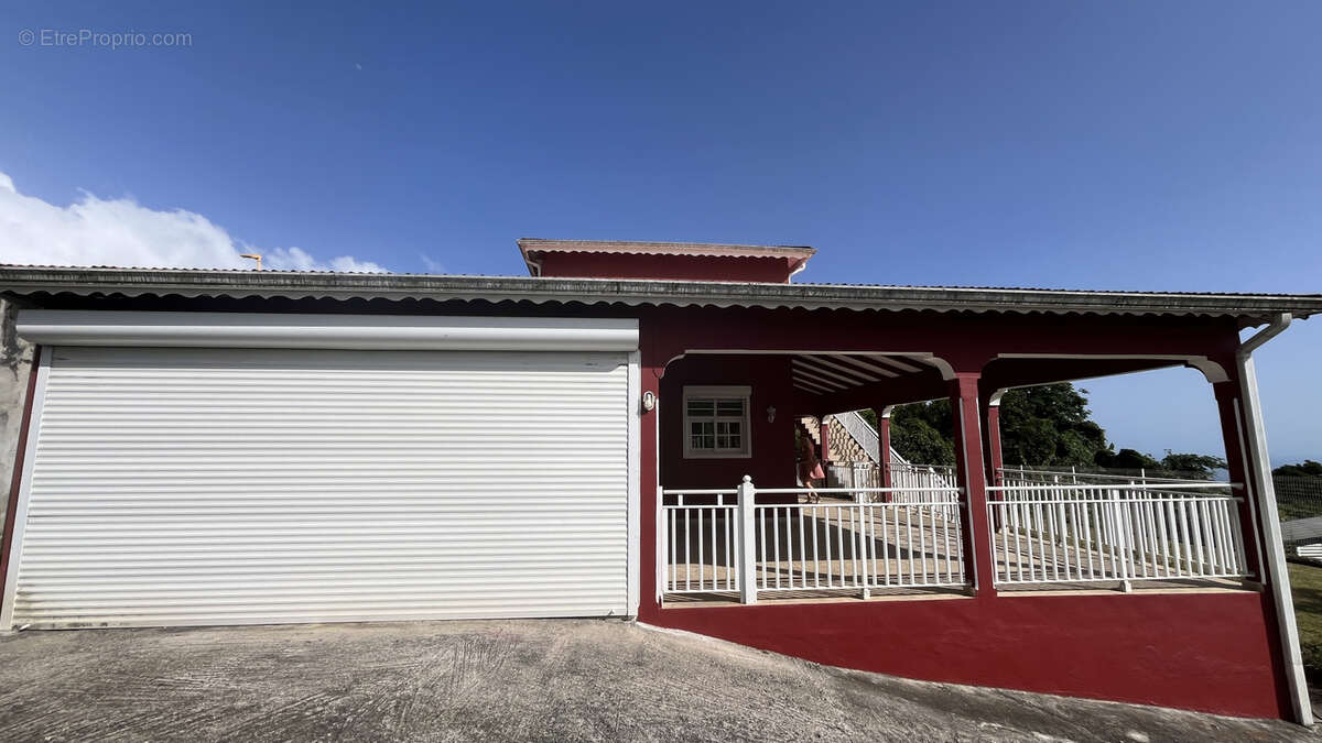 SAINT-CLAUDE   Élégante villa avec appartement indépendant, vue mer et montagne - photo 32