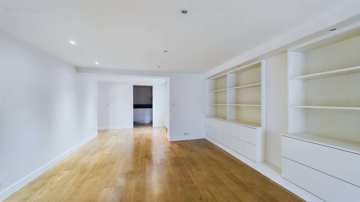 Appartement à PARIS-2E