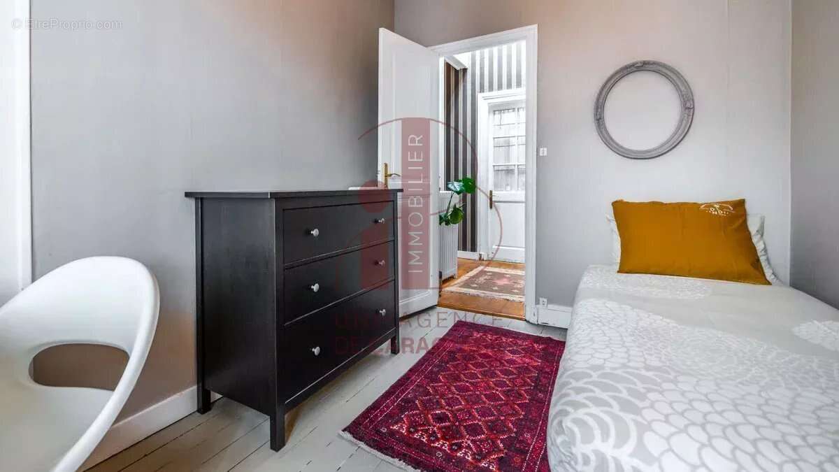 Maison à FONTAINEBLEAU