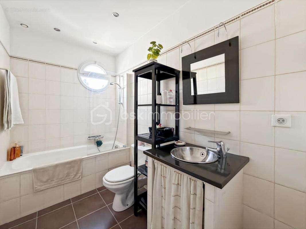 Maison individuelle 180 m2 - 5 chambres - terrain 546 m2 - piscine et Golf - photo 8
