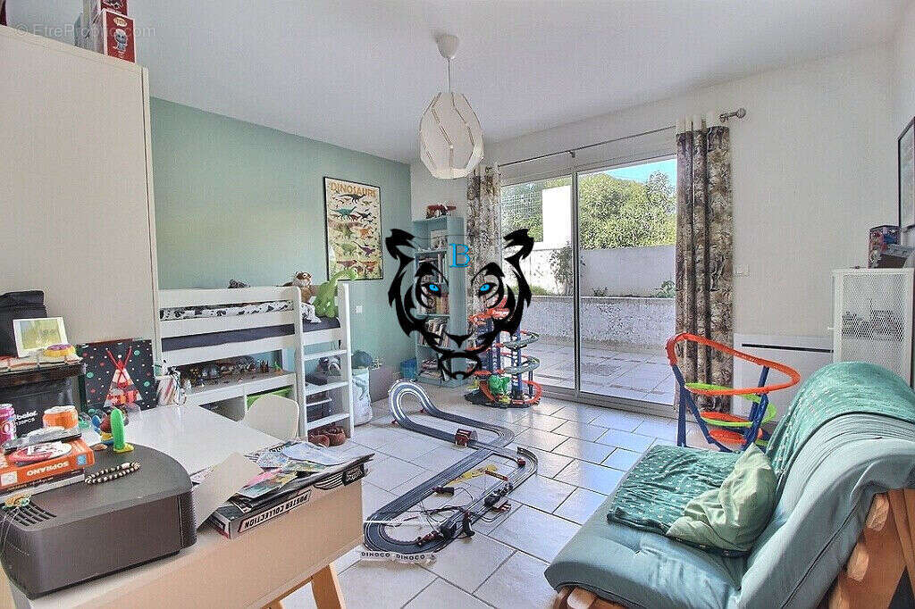 Maison à LE MUY