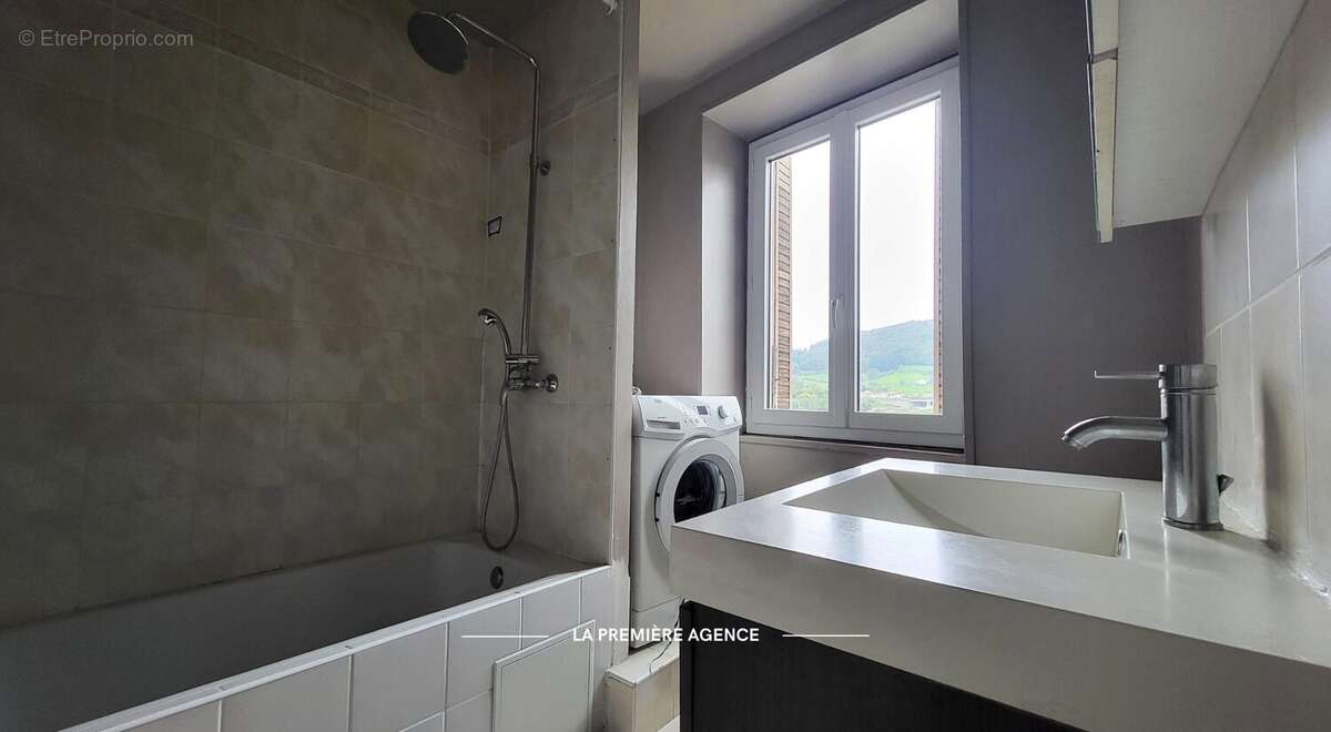 Maison à PONTCHARRA-SUR-TURDINE