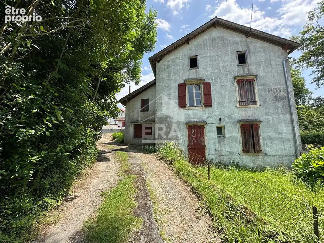 Cambo-Les-Bains - Immeuble à Vendre -  idéal investisseur - photo 1