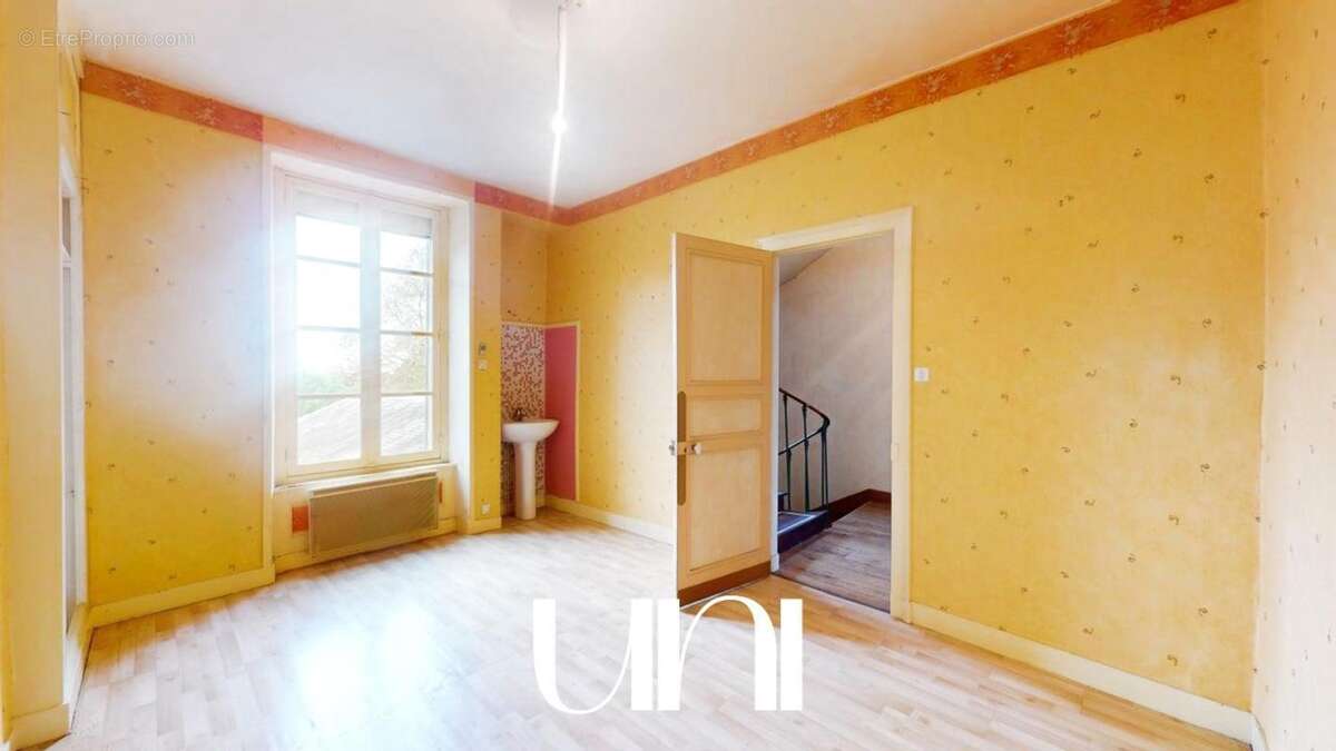 Maison à SAINT-PIERRE-SUR-DIVES
