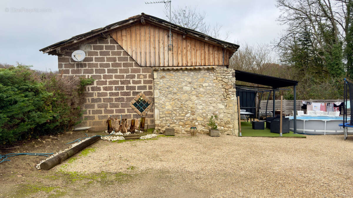 Maison à MONTCARET
