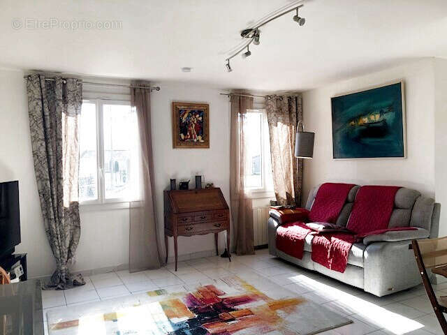 Appartement à PEYPIN