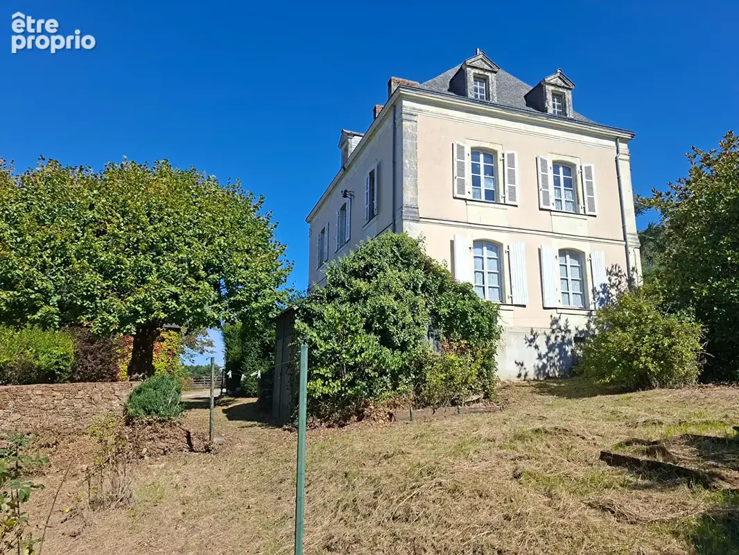 Maison Saint Aignan Sur Roe  6 pièce(s) 191 m2 - photo 1