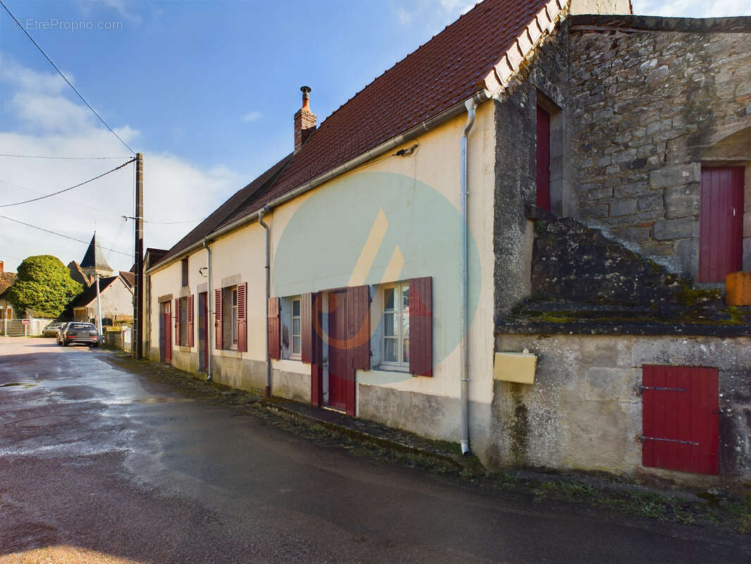 Maison à SAINT-REVERIEN