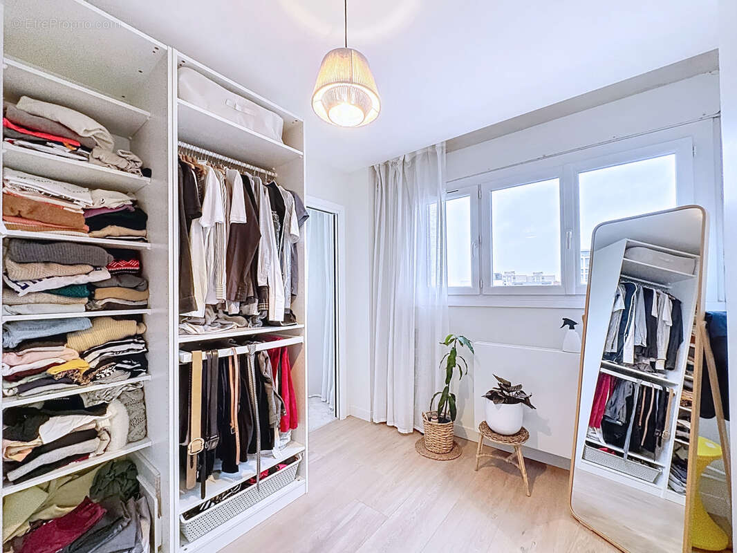 Appartement à LYON-8E