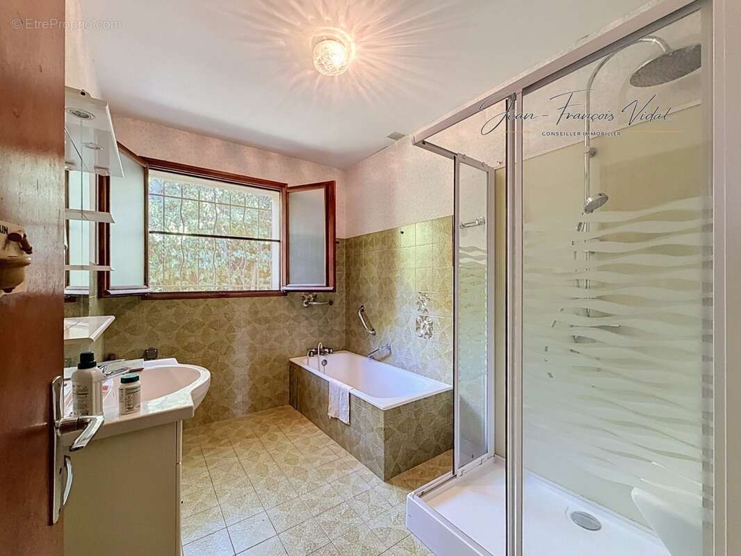 Nyons, maison à vendre: Le véritable luxe commence par l’emplacement - photo 14