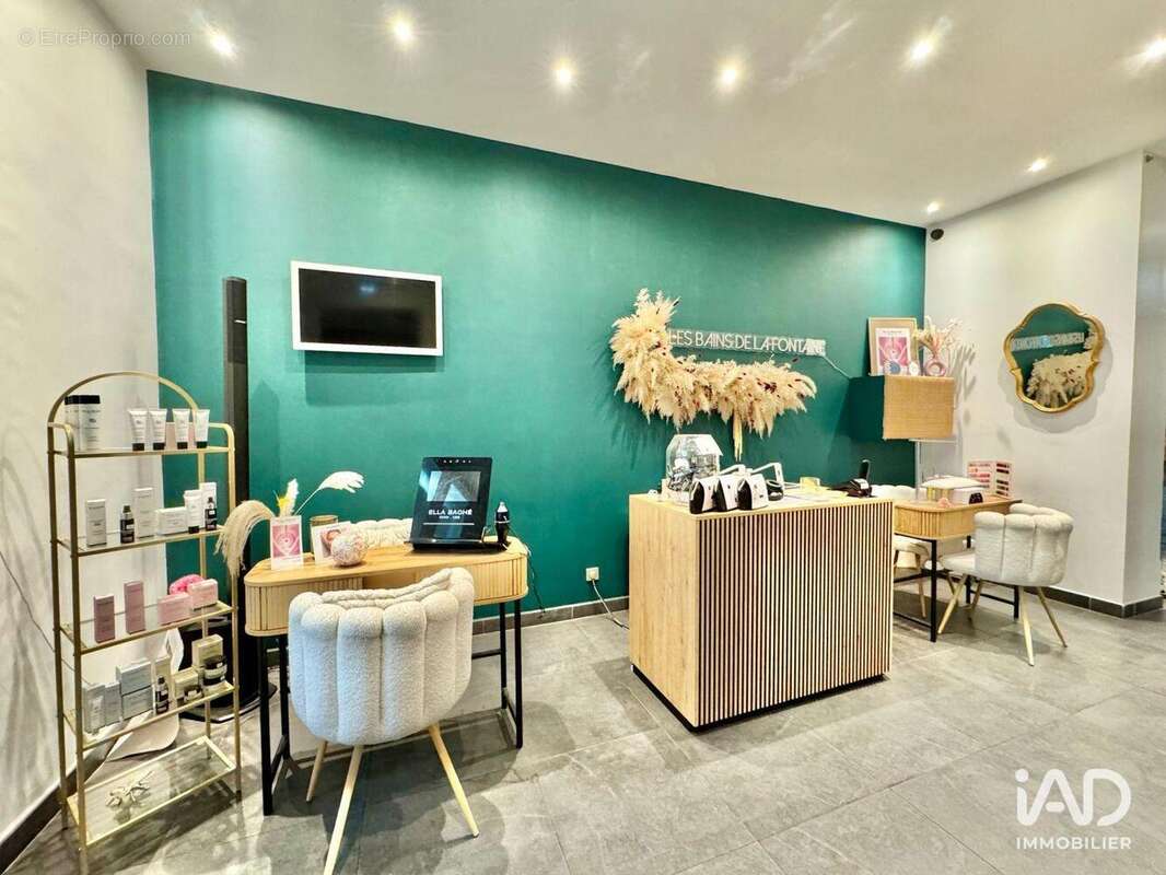 Photo 2 - Commerce à NIMES