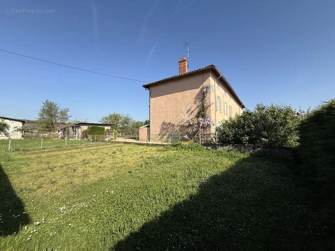 Appartement à SENOZAN