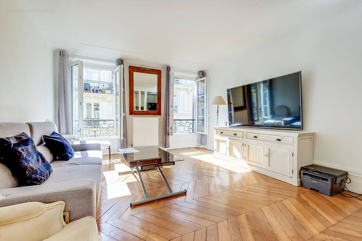 Appartement à PARIS-17E