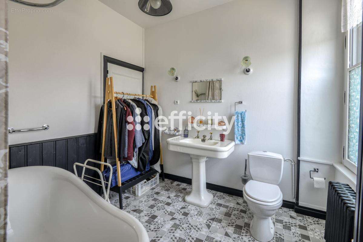 Maison 227 m² à Montaigu  - photo 11