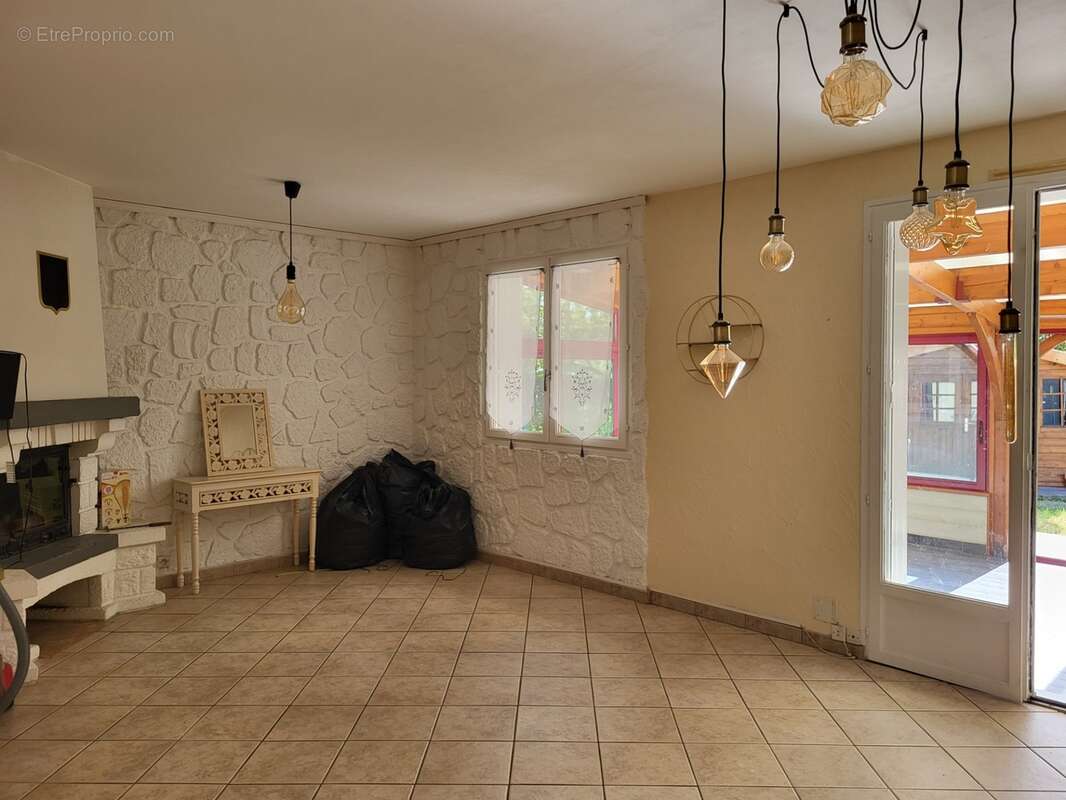 Maison à vendre 6 pièces AIRVAULT (79) Terrain 984 m² - photo 6