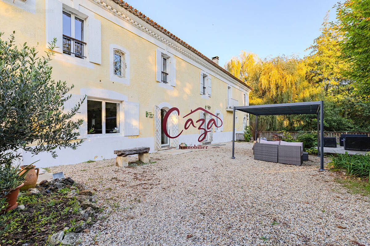 Maison à CAMARSAC
