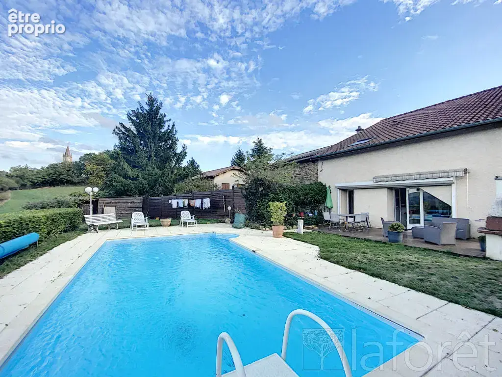 Maison L'Isle D'Abeau vieux village 6 pièces 155 m2 - photo 3