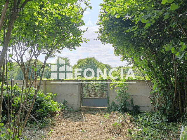 Terrain à CHARTRES-DE-BRETAGNE