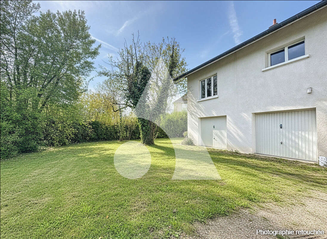 Maison à CHAMPFORGEUIL