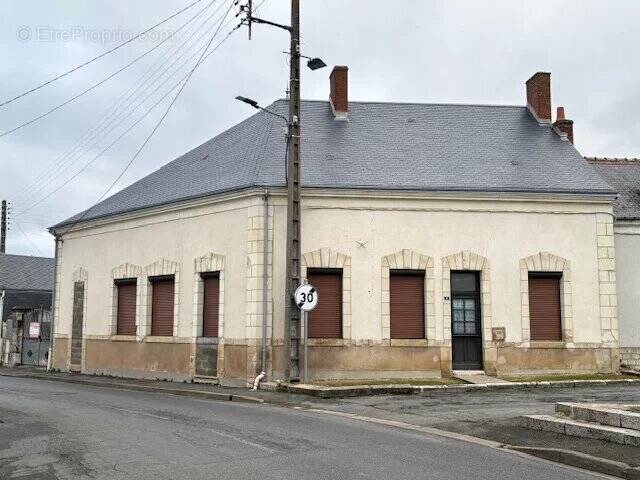 Maison à HOMMES