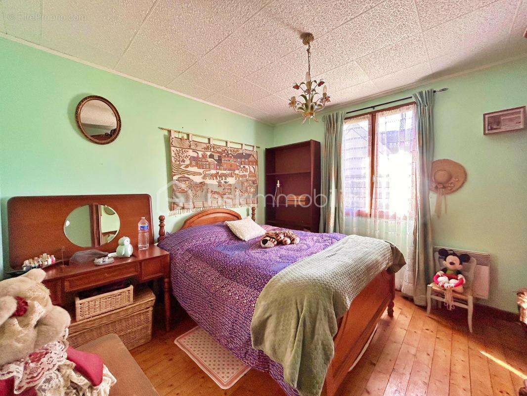 Maison à LES MESNULS