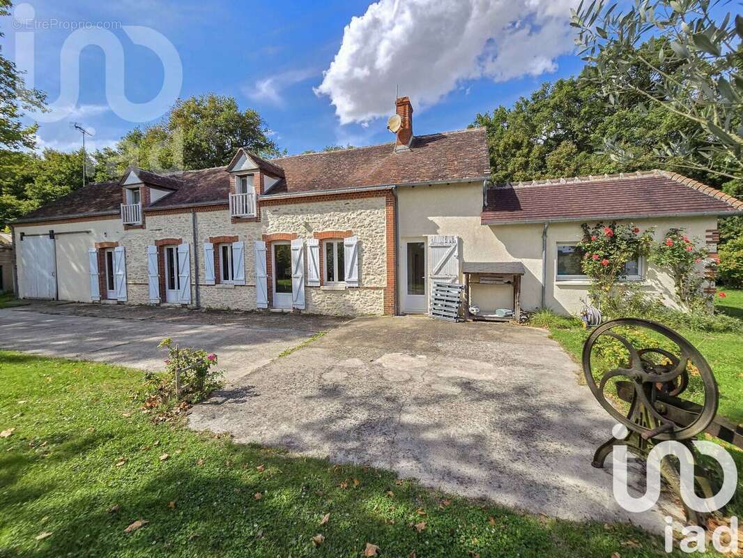 Photo 2 - Maison à CHEVILLON-SUR-HUILLARD