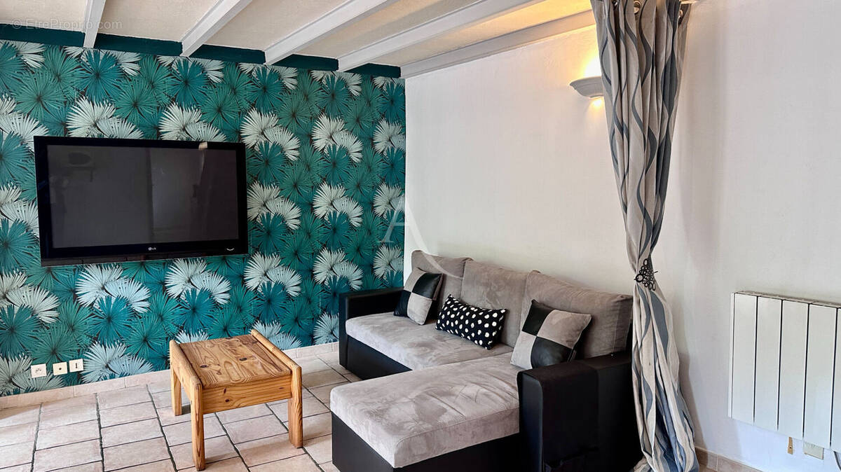 Maison à GINASSERVIS