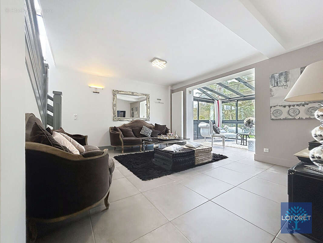 Maison à MAGNY-LE-HONGRE