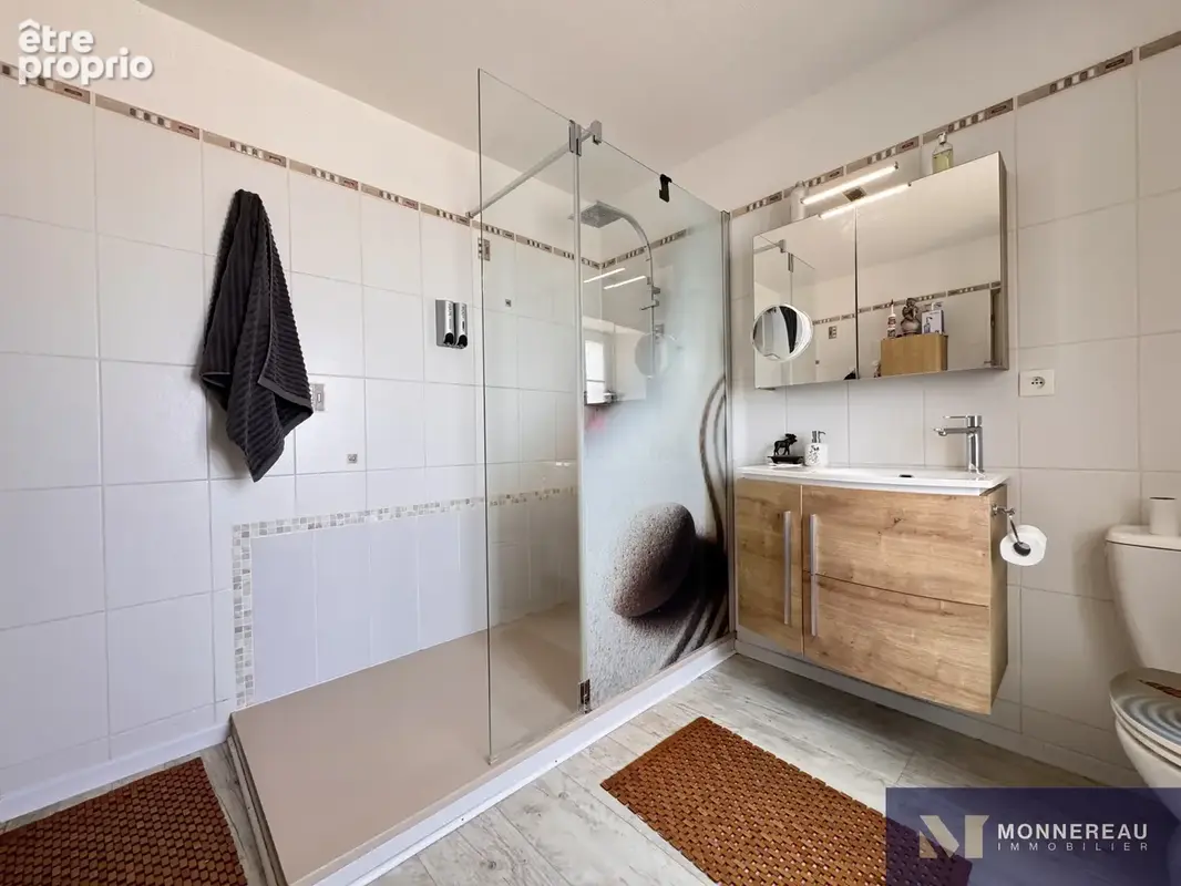 Demeure en pierre renovee avec piscine, jardin et annexe - photo 10