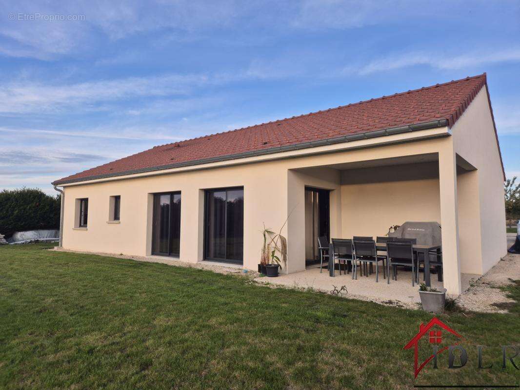 Maison à SAINTE-MARIE-DU-LAC-NUISEMENT