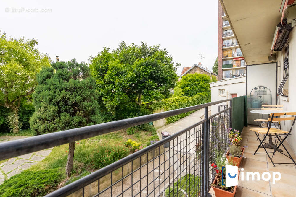 Appartement à LES LILAS