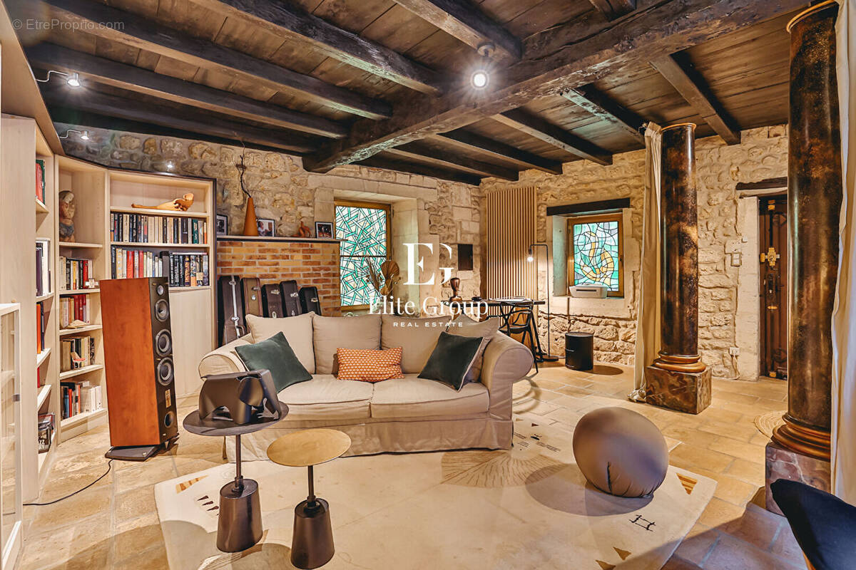 Maison à CHATEAUNEUF-SUR-CHARENTE