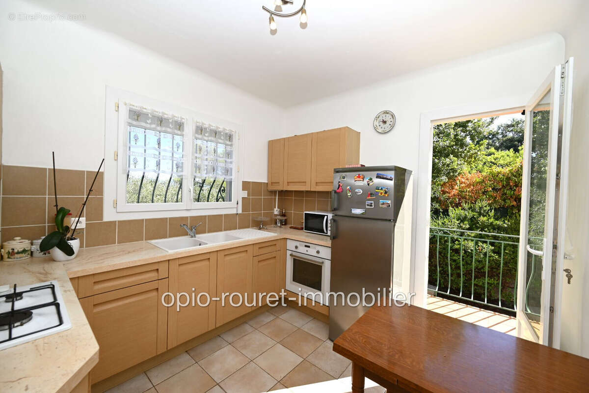 Maison 88 m² à Roquefort-Les-Pins  - photo 8