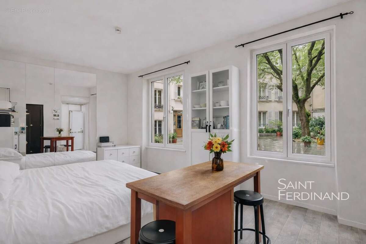 Appartement à PARIS-17E