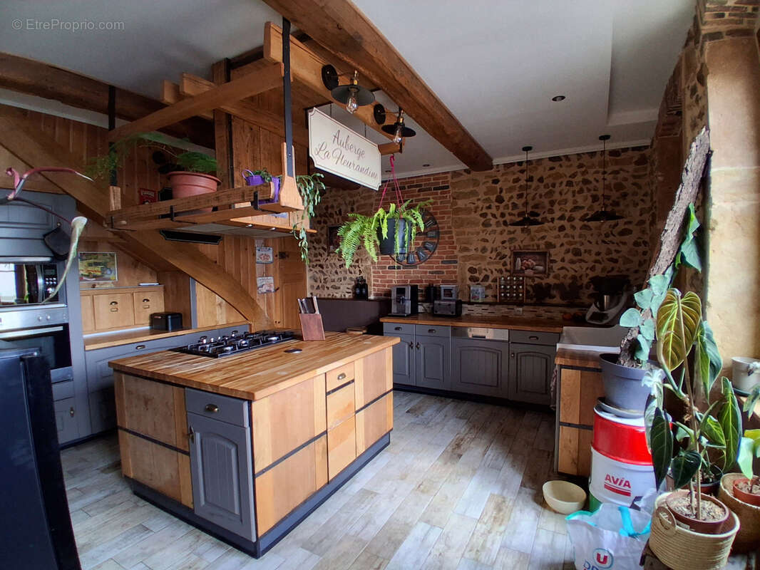 Maison à FLEURY-LA-MONTAGNE