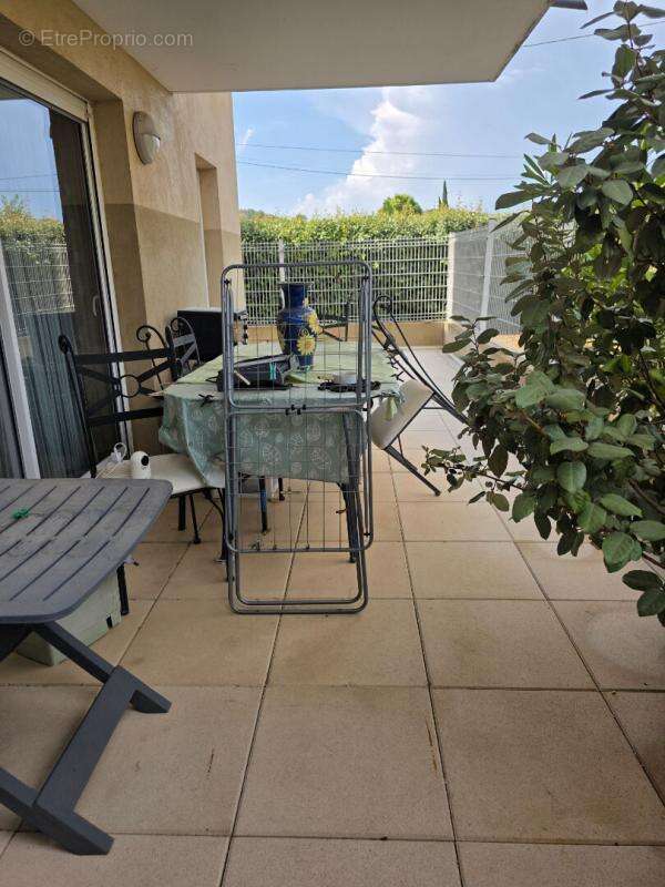 BRIGNOLES Appartement T3  avec grande terrasse et parkings - photo 5