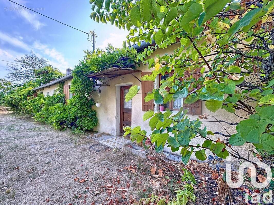 Photo 1 - Maison à BRIE-SOUS-CHALAIS