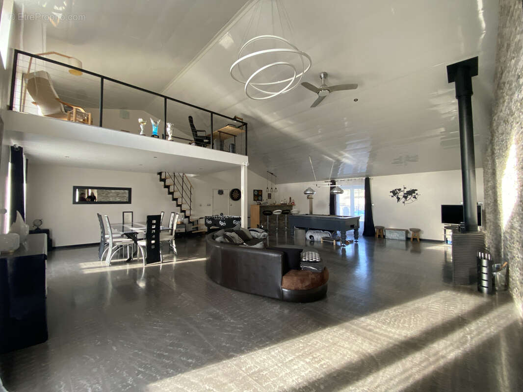 Maison à ROULLET-SAINT-ESTEPHE