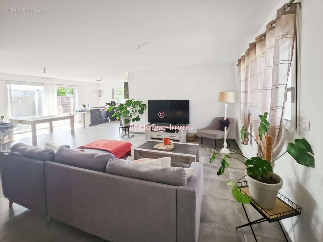 Maison à LA SUZE-SUR-SARTHE