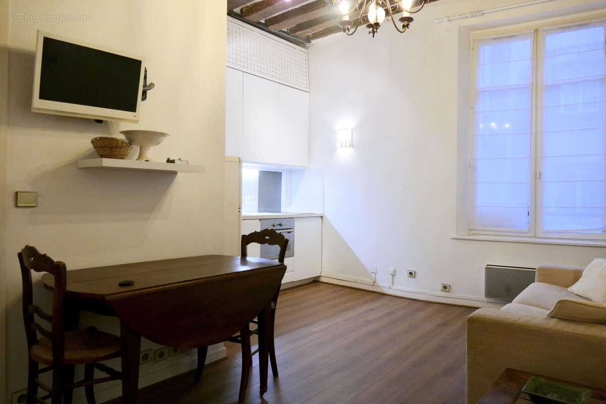 Appartement à PARIS-4E