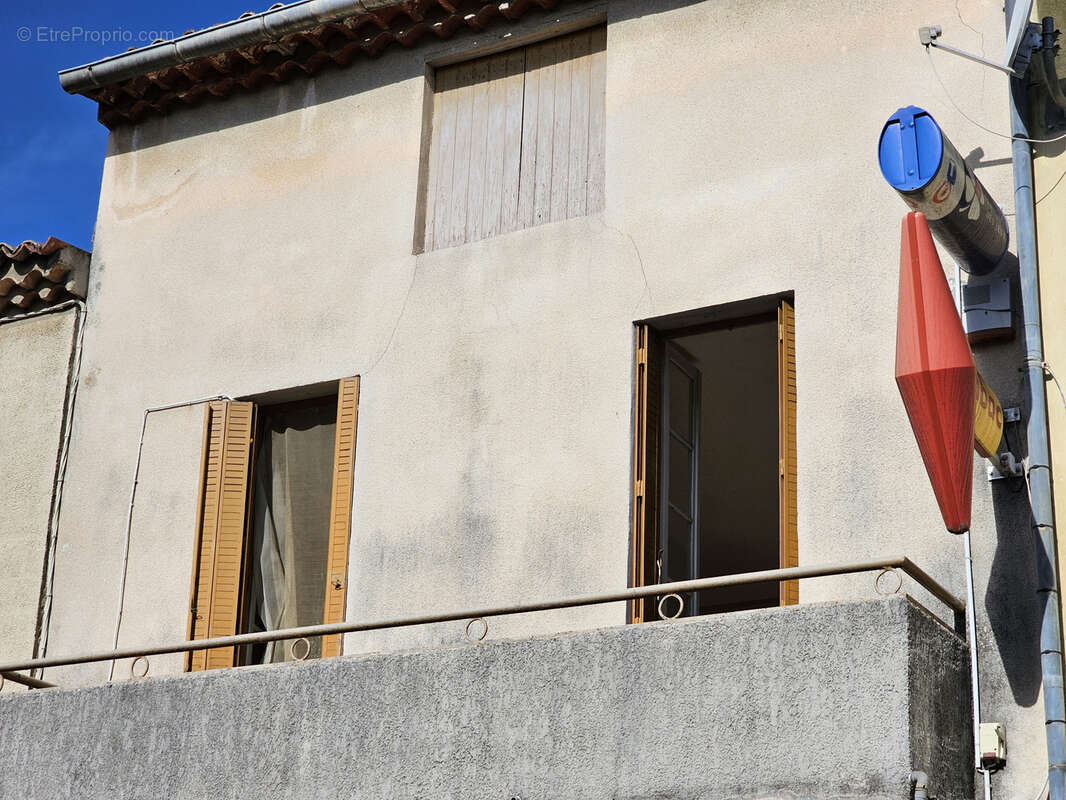 Appartement à LA ROQUE-D'ANTHERON