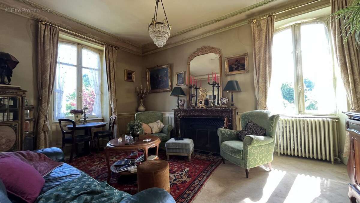 Maison à SAINT-DIDIER-SUR-ARROUX