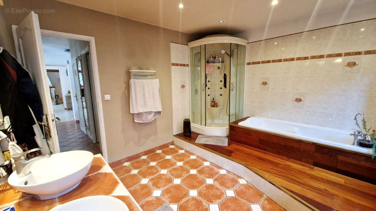 Maison à SAINT-MARTIN-EN-CAMPAGNE