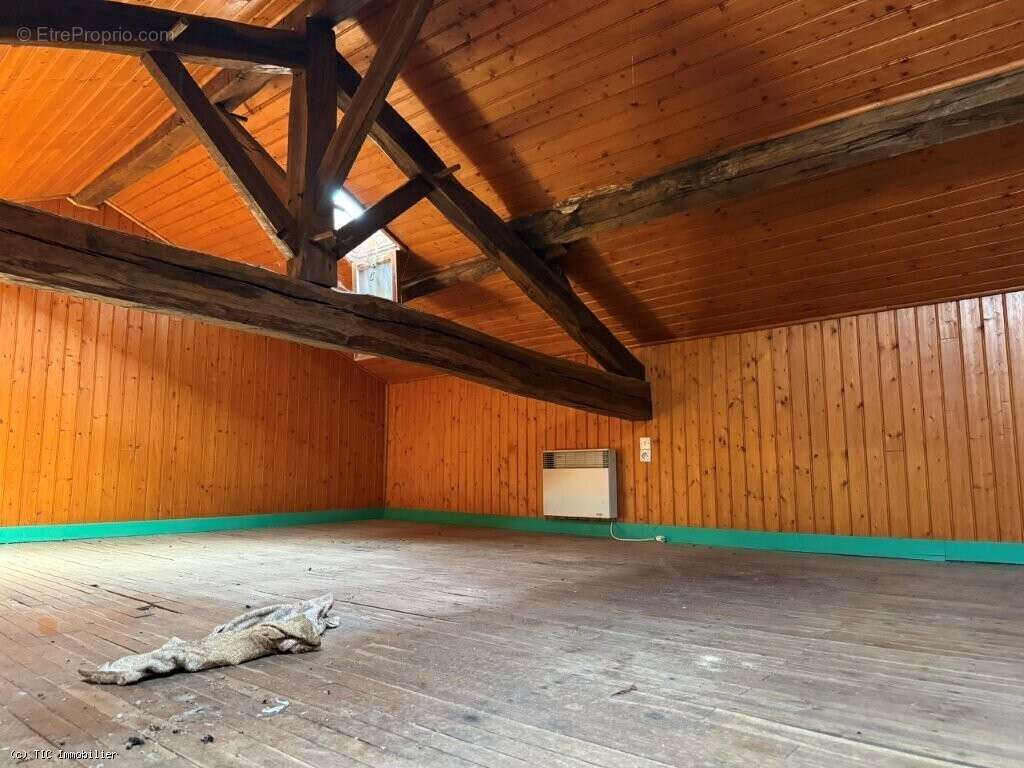 Petite Maison de Ville à Champagne Mouton - photo 10