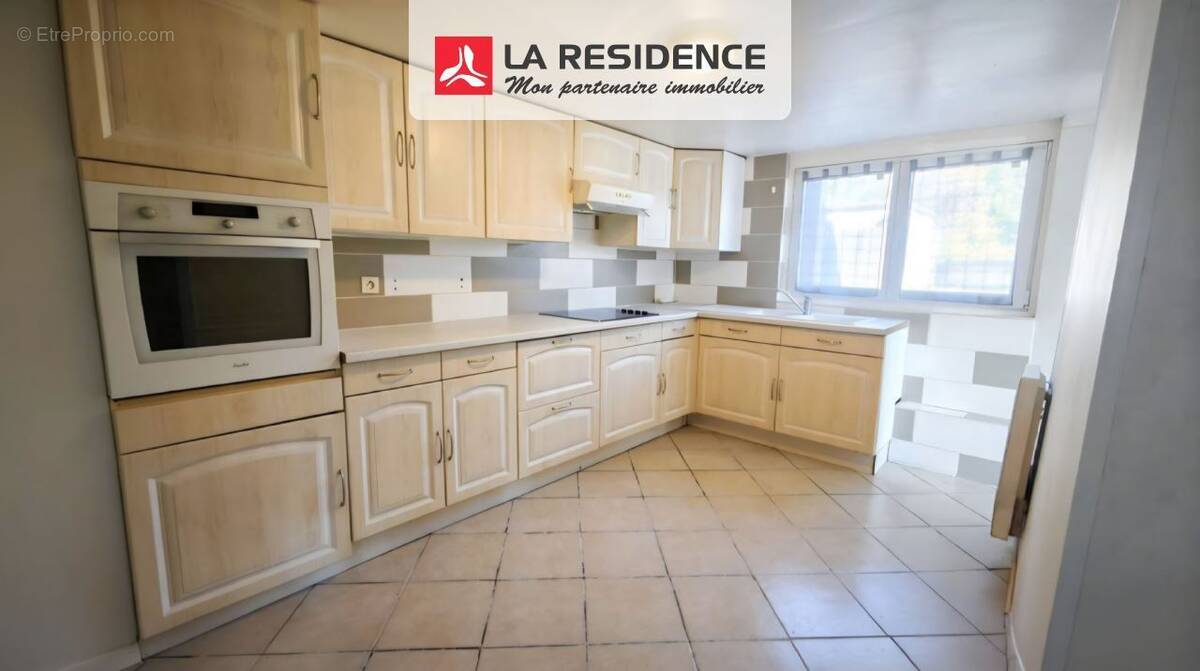 Appartement à IVRY-LA-BATAILLE