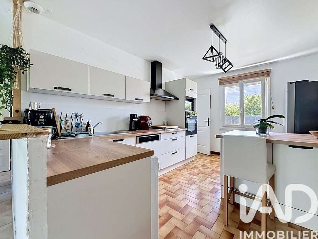 Maison 131 m² à Vieille-Eglise-En-Yvelines  - photo 7