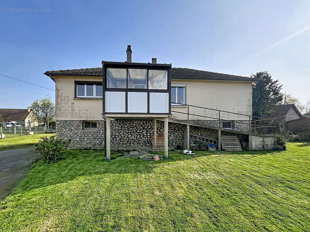 Maison à SAINT-GEORGES-DU-VIEVRE