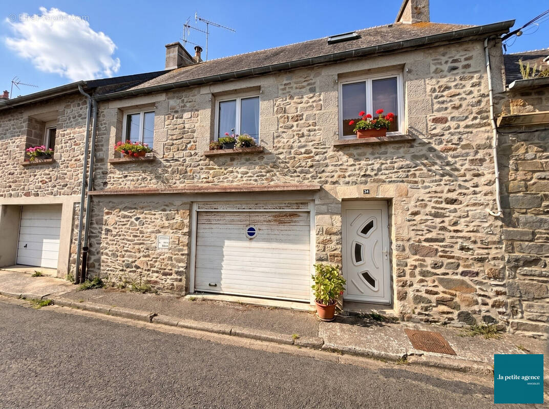 Maison à SAINT-VAAST-LA-HOUGUE